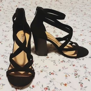 SHEIN black suede strappy block heel (new in box)